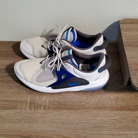 MENS NIKE SIZE 10.5 - Picture 3 of 4